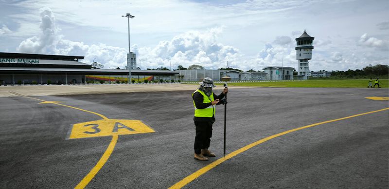 land surveyor